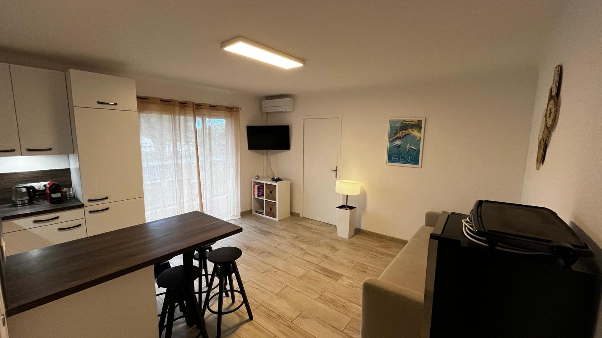 Vacances Arbanaises - Appartements Giens Єр Екстер'єр фото