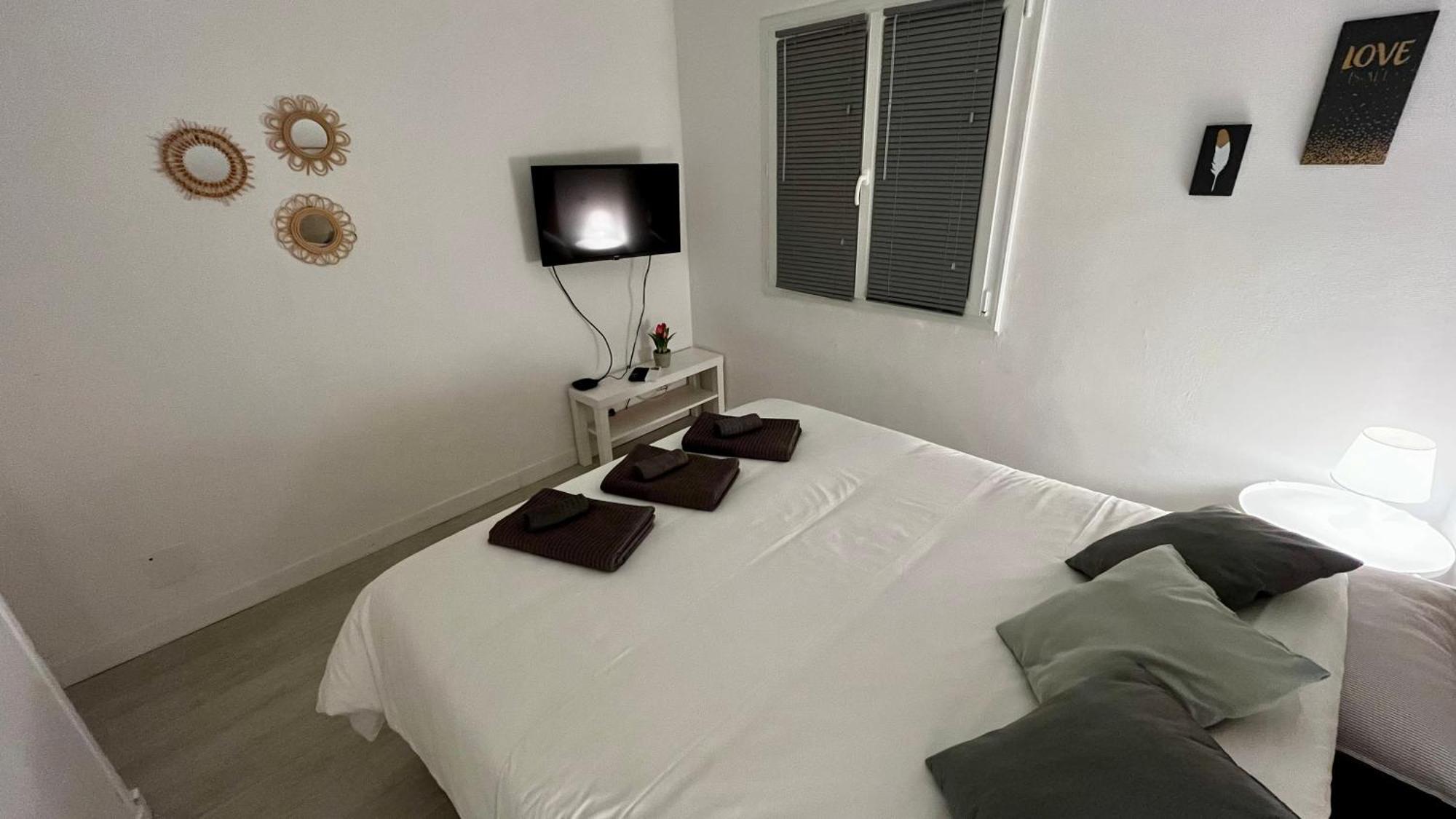 Vacances Arbanaises - Appartements Giens Єр Екстер'єр фото